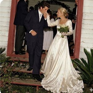 CAROLYN BESSETTE KENNEDY Bride Bridal dress gown SATEEN BODYCON FULL LENGTH